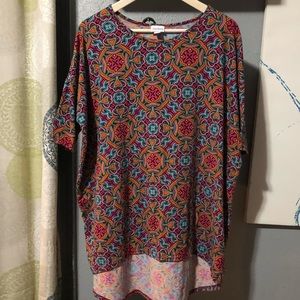 🔥5/$10 Sale EUC LuLaRoe Irma Tunic